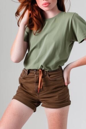 Short Feminino Curto em Brim - Marrom